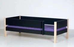 Manis-h Einzelbett ODIN 90x200 Cm Pfosten Buche Inkl. Rundum-Sicherungen - 20 Farben Wählbar